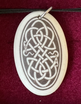 Necklace Pendant Serpent (Oval)